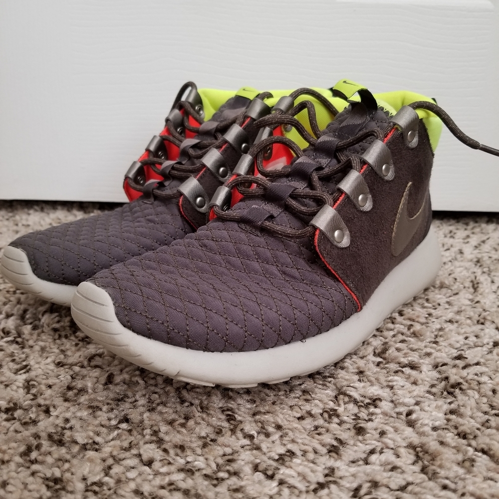 Nike roshe run mid sz 9(mens)